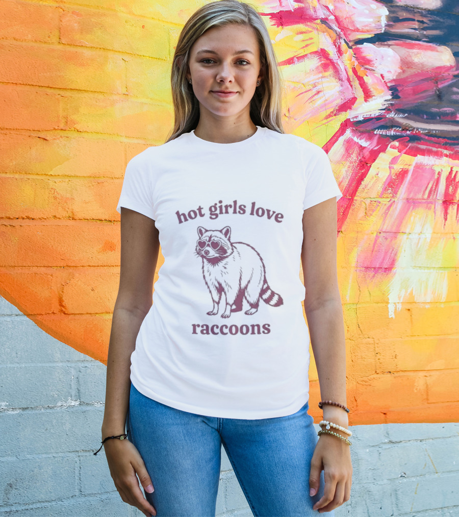 Hot Girls Love Raccoons Raccoon Animal T-Shirt