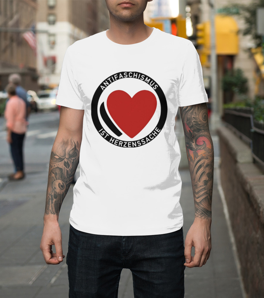 Antifaschismus Ist Herzenssache Symbol Rotes Herz Antifa T-Shirt