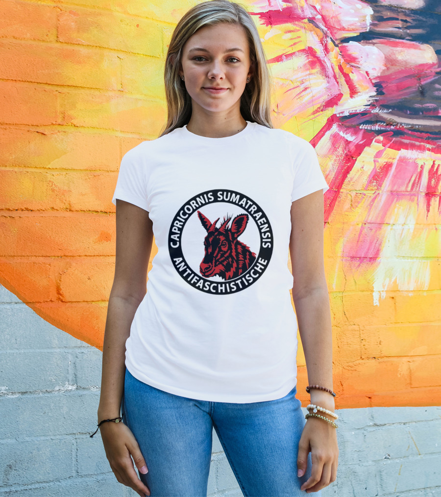 Capricornis Sumatraensis Antifaschistische Red Goat T-Shirt