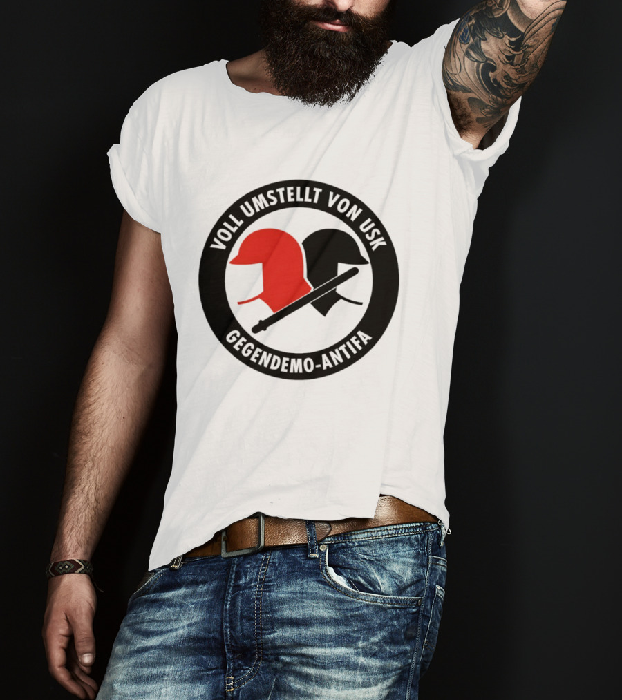 Voll Umstellt Von USK Gegendemo Antifa Helmet T-Shirt