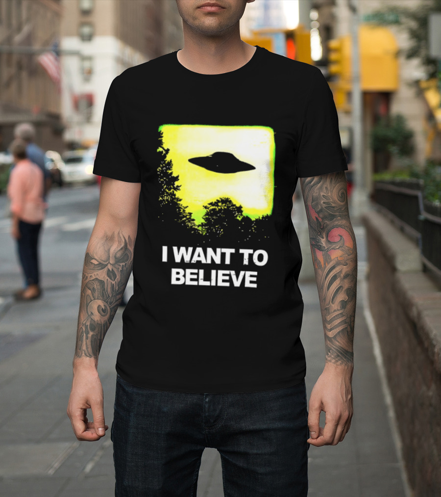 Alien I Want To Believe UFO Silhouette Paranormal Activity The Truth Is Out There T-Shirt
