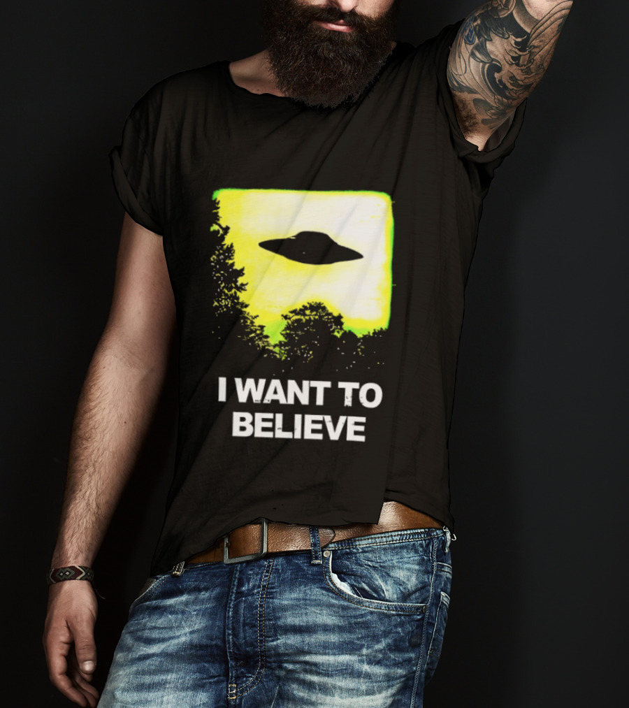 Alien I Want To Believe UFO Silhouette Paranormal Activity The Truth Is Out There T-Shirt