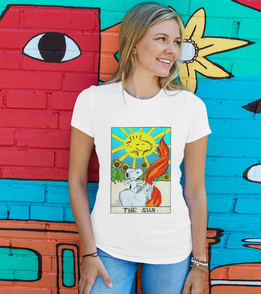 Snoopy The Sun Tarot Card Peanuts Charlie Brown Tarot T-Shirt