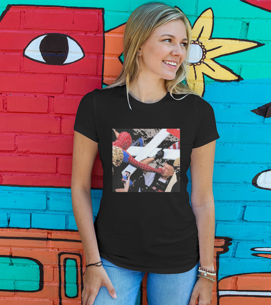 Minneapolis Spiderman Punching Police Protest Scene T-Shirt