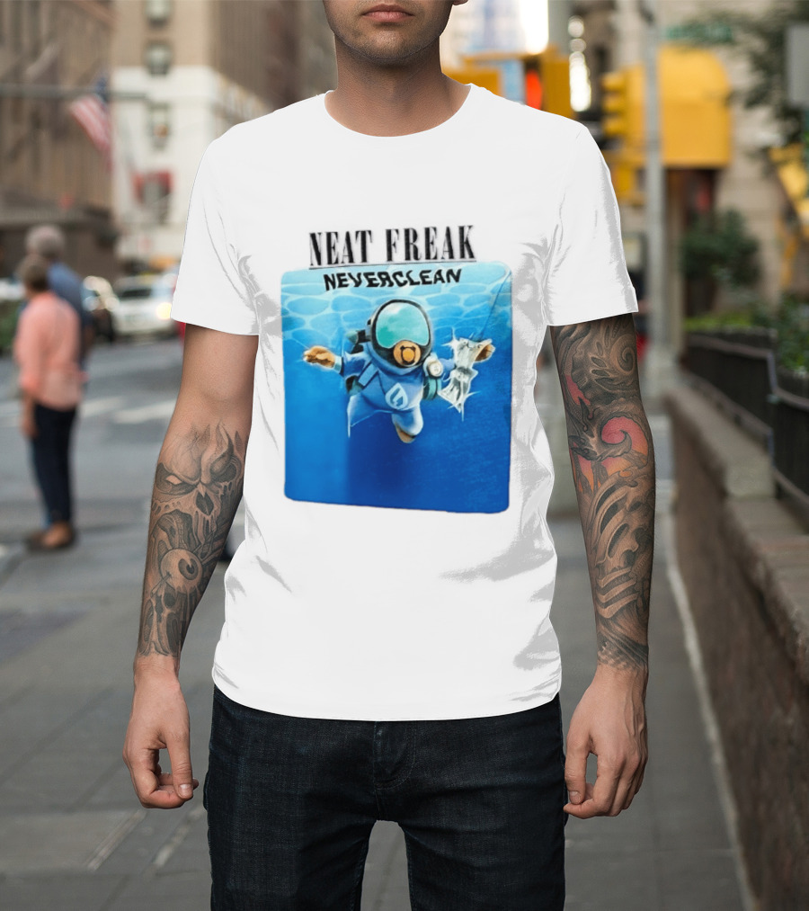 Neat Freak Neverclean Diver Catching Litter T-Shirt