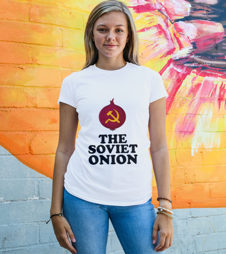 The Soviet Onion Communism USSR Pun Political Humor Hammer Sickle T-Shirt