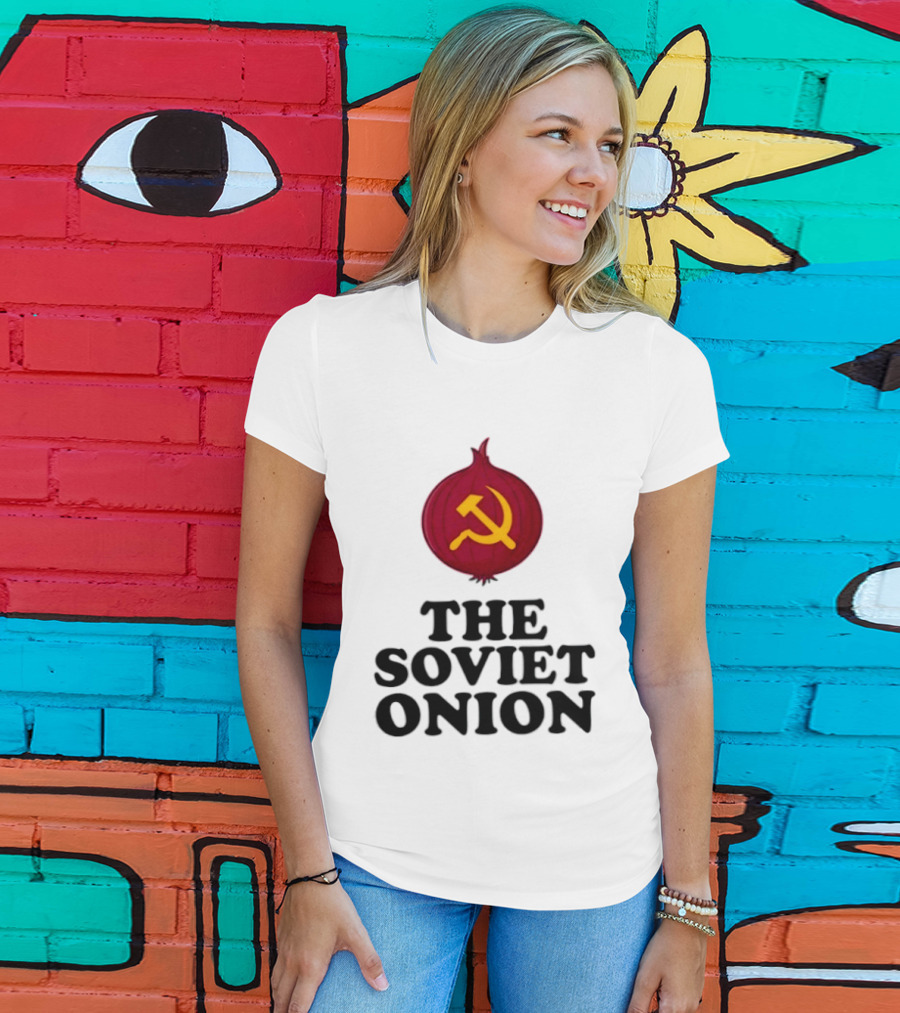 The Soviet Onion Communism USSR Pun Political Humor Hammer Sickle T-Shirt