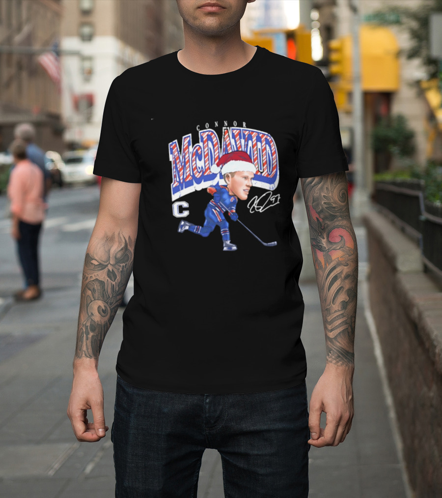 Connor McDavid Edmonton Oilers Cartoon Santa Hat ND97 T-Shirt