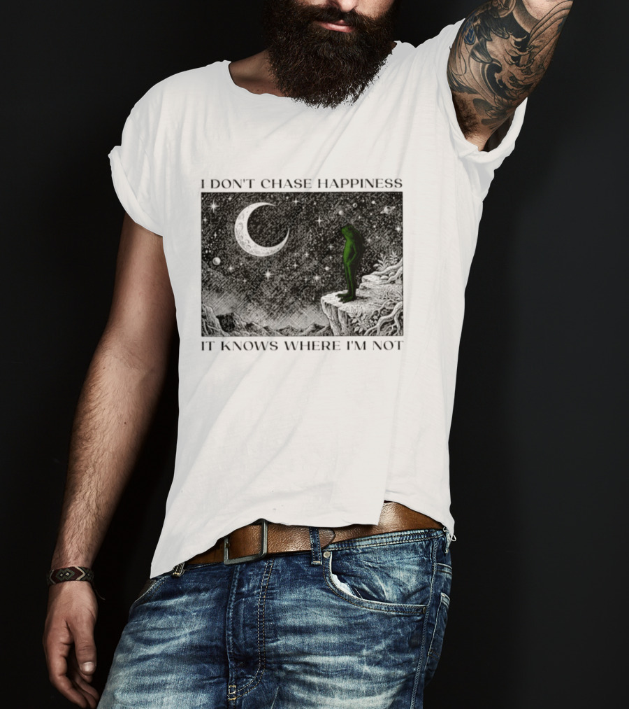 I Don't Chase Happiness It Knows Where I'm Not Frog Moonlit Starry Night T-Shirt