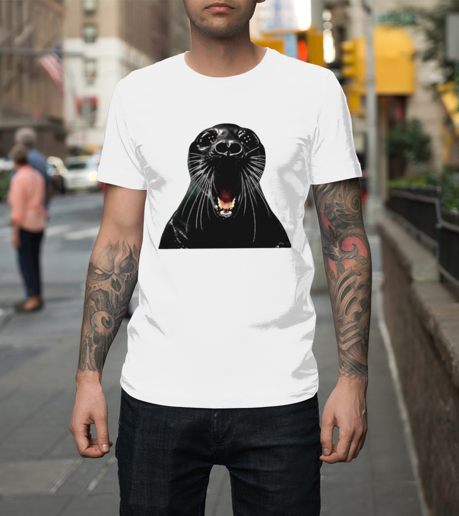 Screaming Black Seal Meme Hilarious Animal Expression T-Shirt