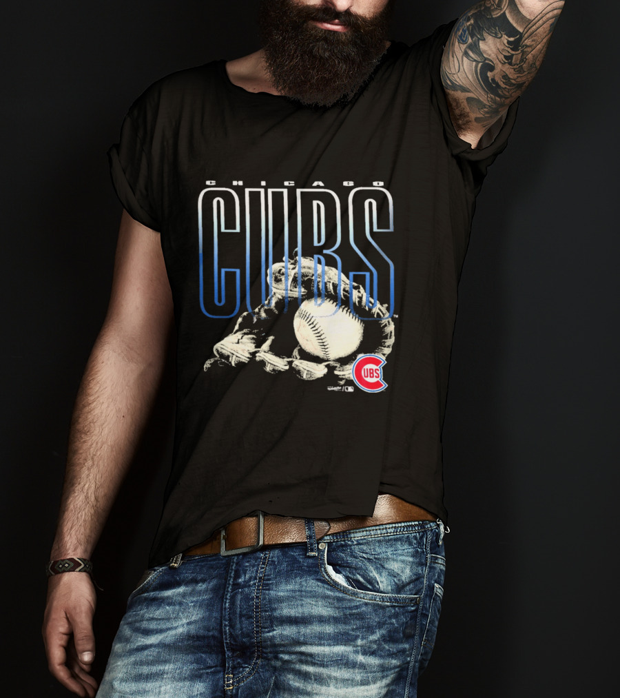 Chicago Cubs Fly Ball Baseball Team Logo Sports Fan T-Shirt