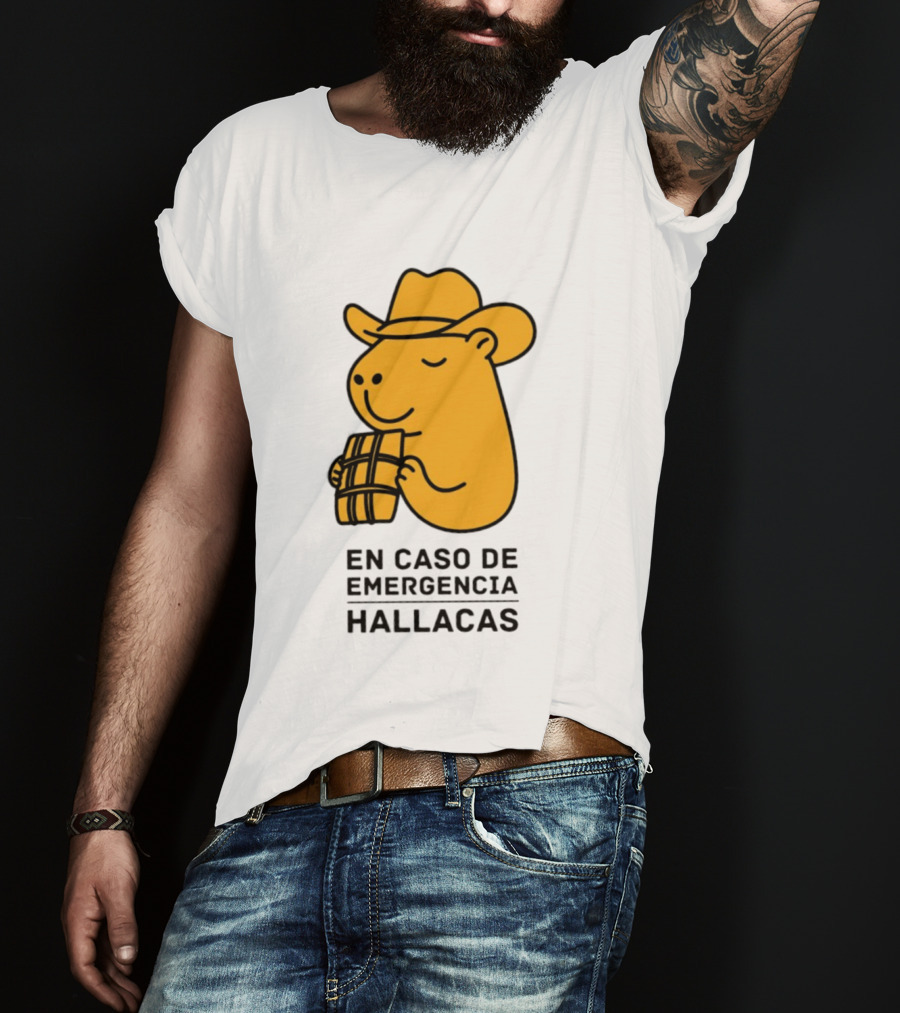 En Caso De Emergencia Hallacas Capybara Cowboy Hat T-Shirt