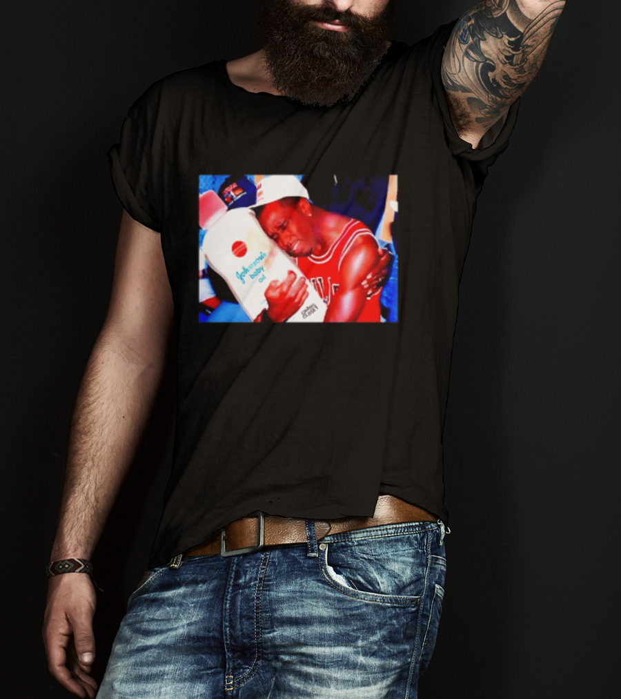 Sean Diddy Combs Johnson's Baby Oil Chicago Bulls Hugging Moment T-Shirt