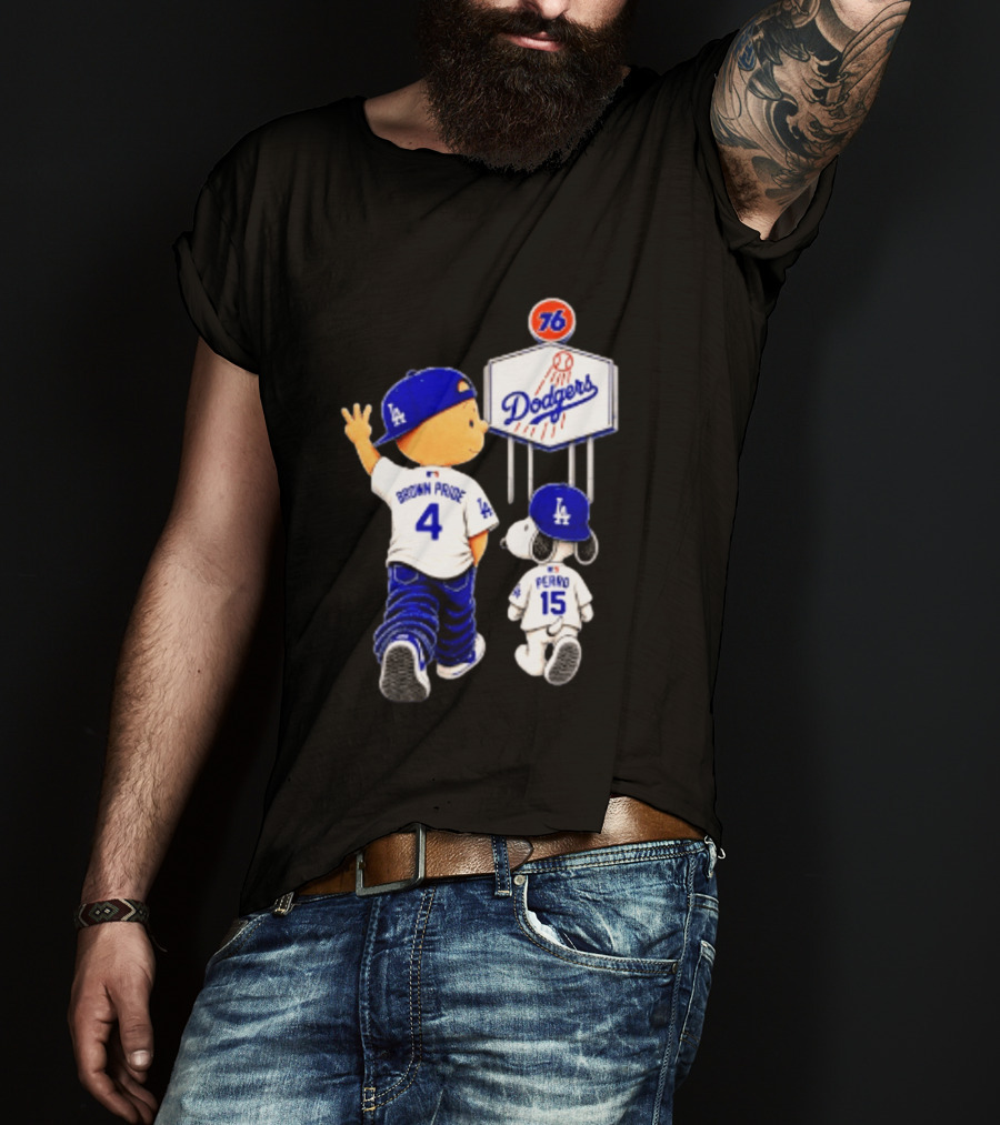 Charlie Brown Snoopy Los Angeles Dodgers Brown Pride Perro Baseball 76 T-Shirt