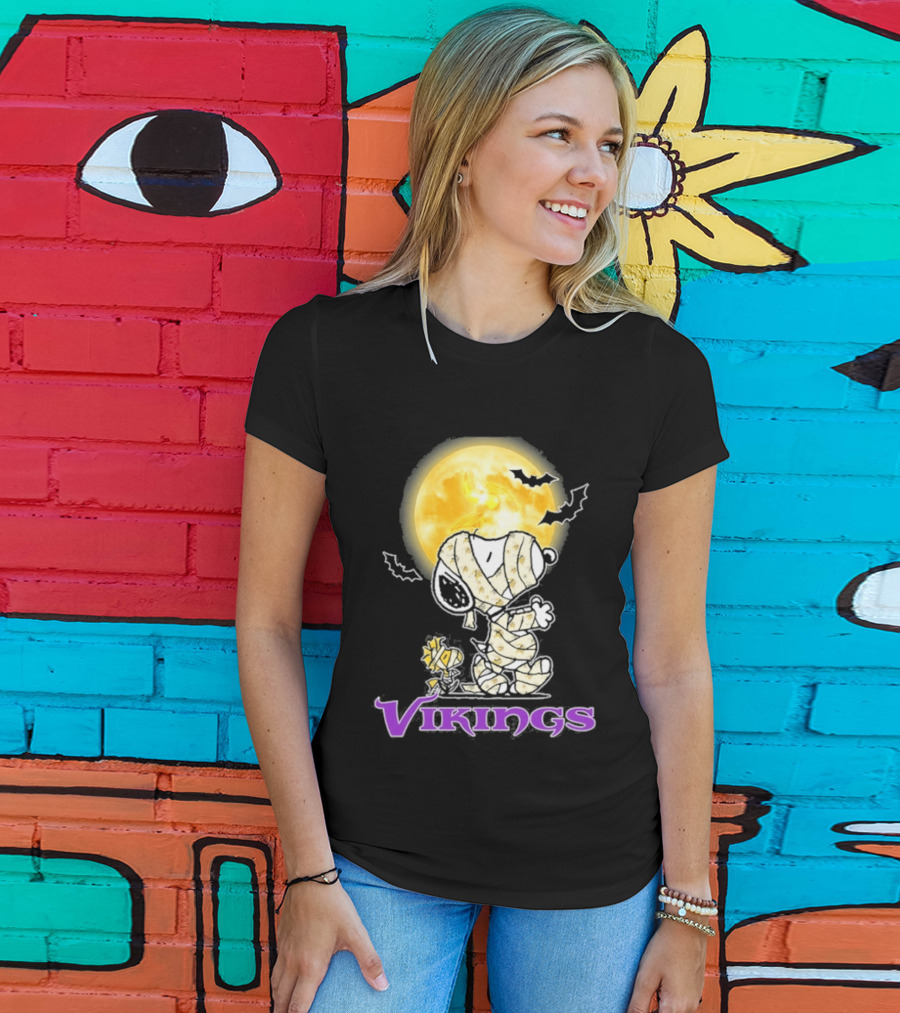 Minnesota Vikings Snoopy Halloween Moon 2026 Holiday T-Shirt