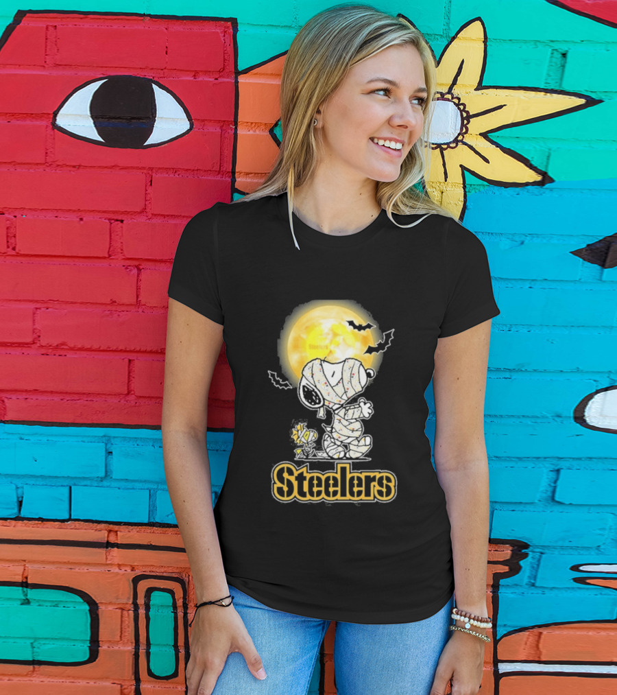Pittsburgh Steelers Snoopy Halloween 2026 Holiday T-Shirt