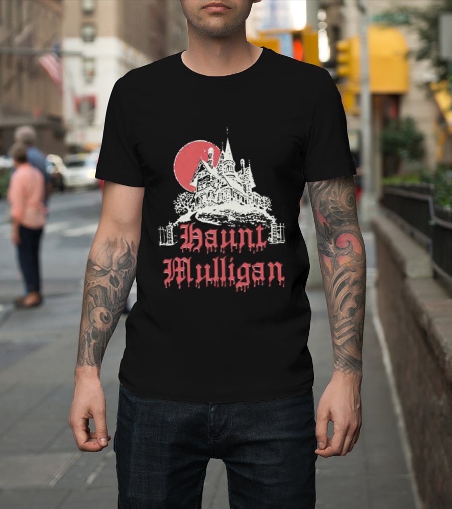 Hot Mulligan Haunted House Halloween Castle 2026 T-Shirt