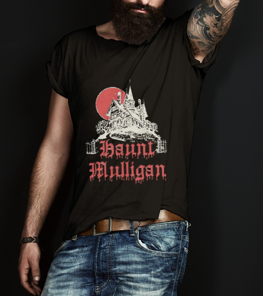 Hot Mulligan Haunted House Halloween Castle 2026 T-Shirt
