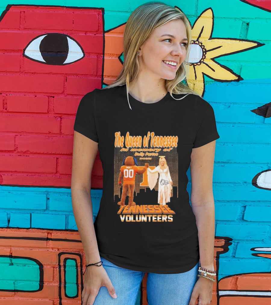 The Queen Of Tennessee In Memory Of Dolly Parton Smoky Tennessee Volunteers 1946 2026 T-Shirt