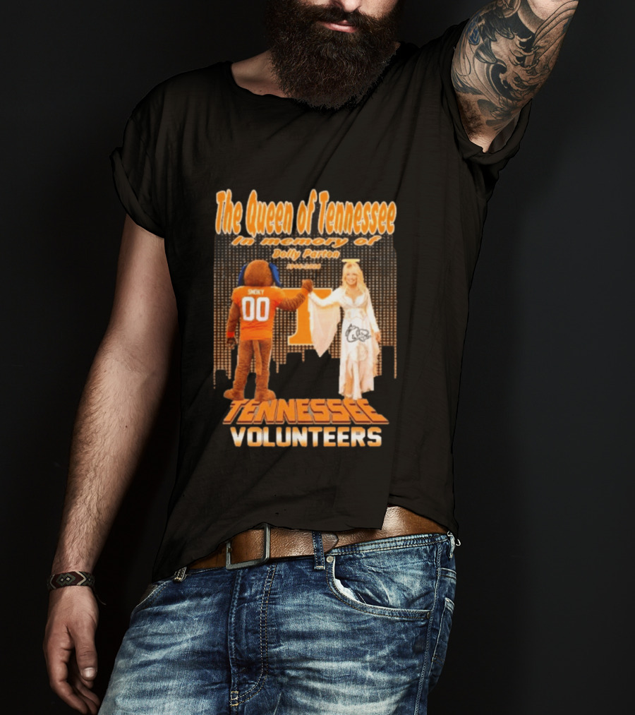 The Queen Of Tennessee In Memory Of Dolly Parton Smoky Tennessee Volunteers 1946 2026 T-Shirt
