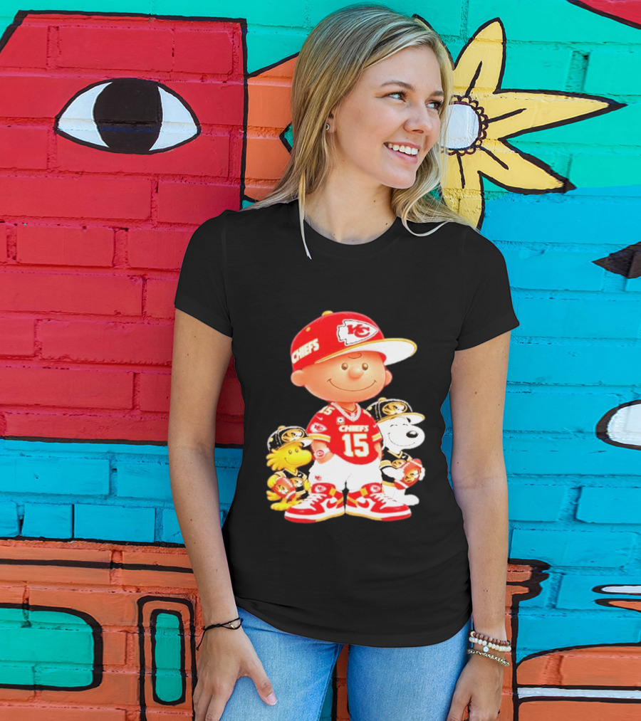Peanuts Chiefs Patrick Mahomes Football Kansas City Charlie Brown Snoopy Woodstock T-Shirt