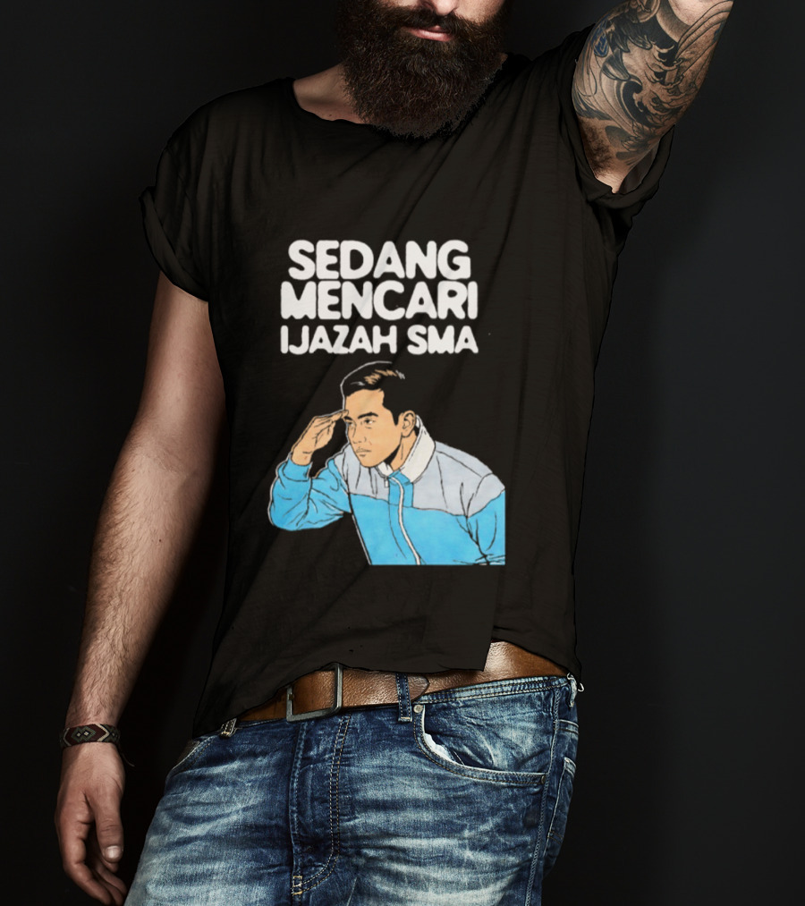 Sedang Mencari Ijazah SMA Man In Blue Jacket Visual T-Shirt