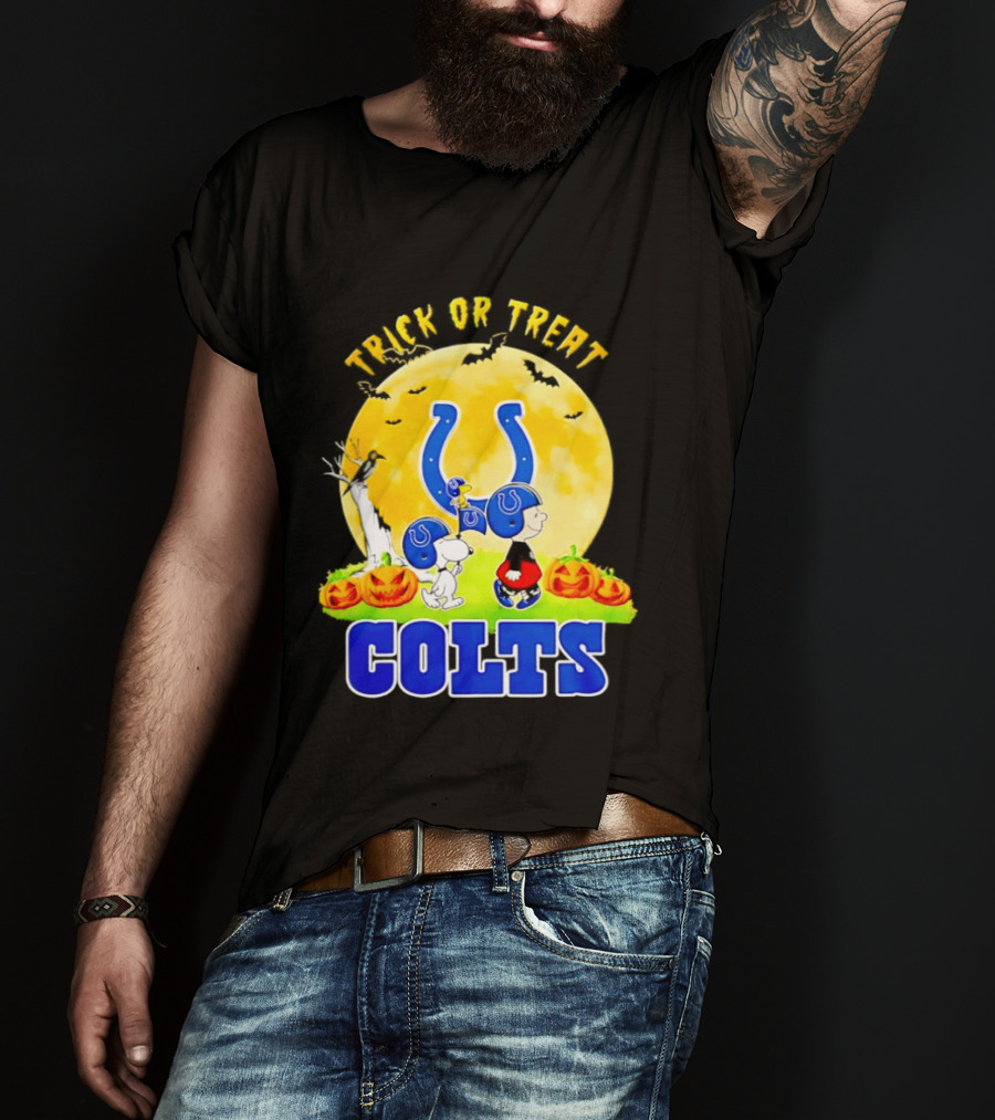 Indianapolis Colts Peanuts Trick Or Treat Halloween 2026 T-Shirt