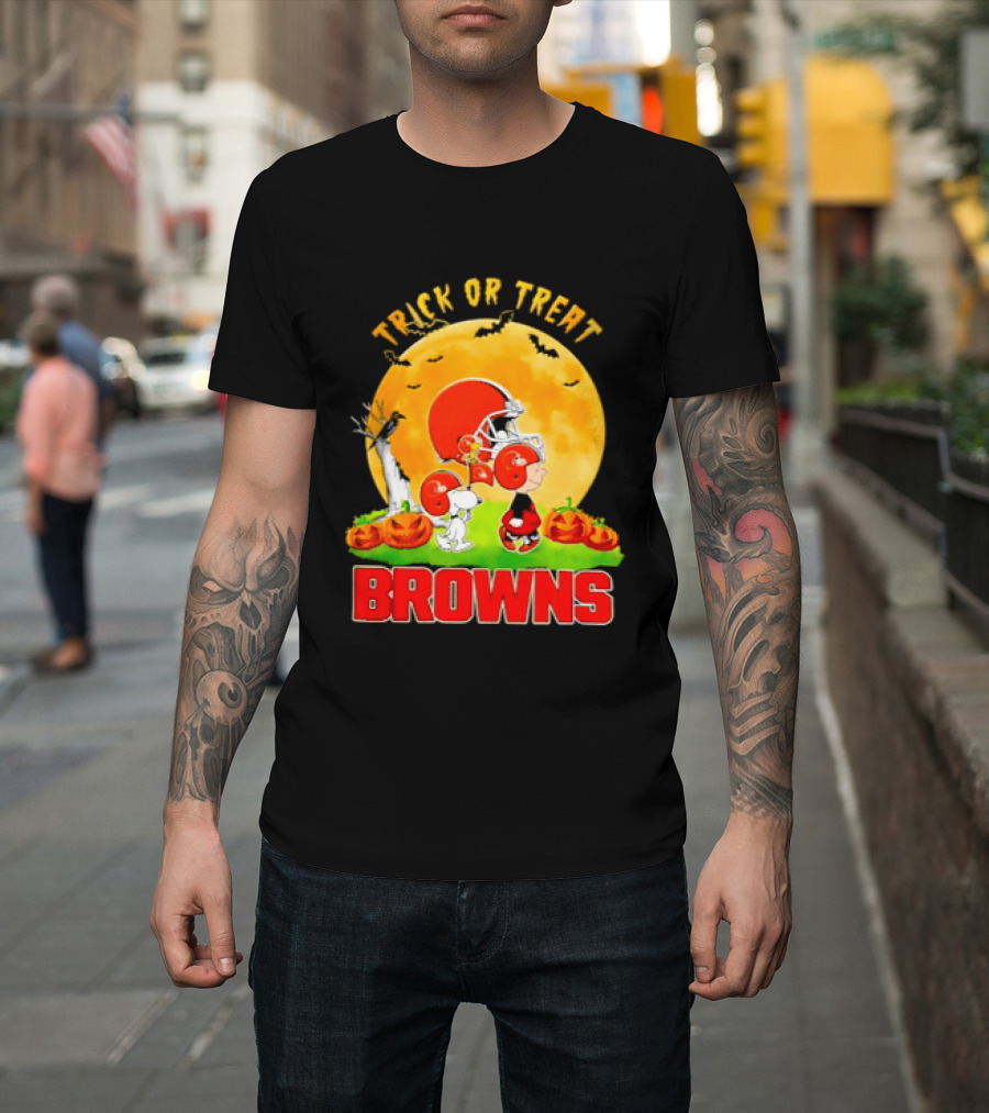 Cleveland Browns Peanuts Trick Or Treat Halloween 2026 T-Shirt