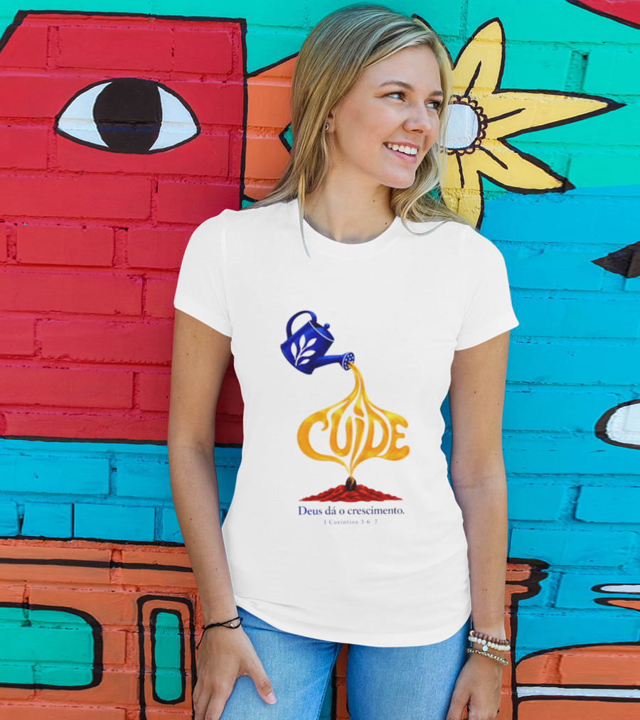 Cuide Deus Dá O Crescimento 1 Coríntios 3 6 7 Watering Can T-Shirt