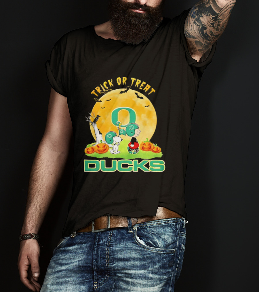 Oregon Ducks Peanuts Trick Or Treat Halloween 2026 T-Shirt