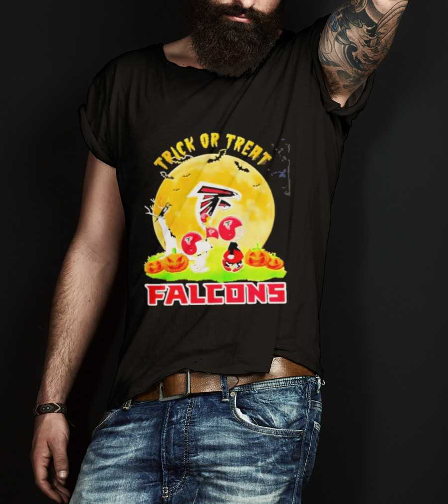 Atlanta Falcons Peanuts Trick Or Treat Halloween 2026 T-Shirt