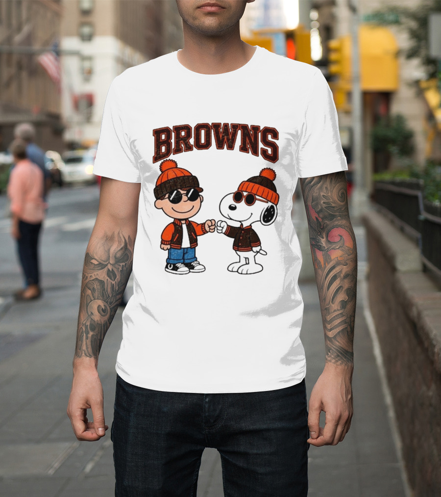 Browns Charlie Brown Snoopy NFL Football Team T-Shirt