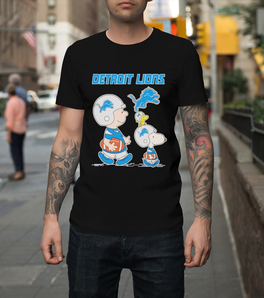 Detroit Lions Snoopy Charlie Brown NFL Football Peanuts Collaboration T-Shirt