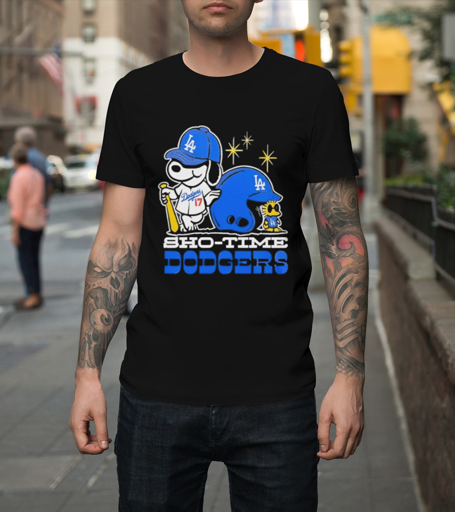 Los Angeles Dodgers Snoopy Show Time Baseball Fan Collectible T-Shirt