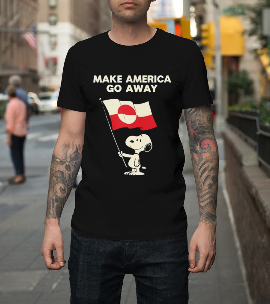 Snoopy Holding Greenland Flag Make America Go Away T-Shirt