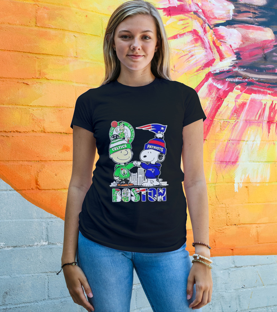 Charlie Brown Snoopy Celtics Patriots Boston Fist Bump T-Shirt