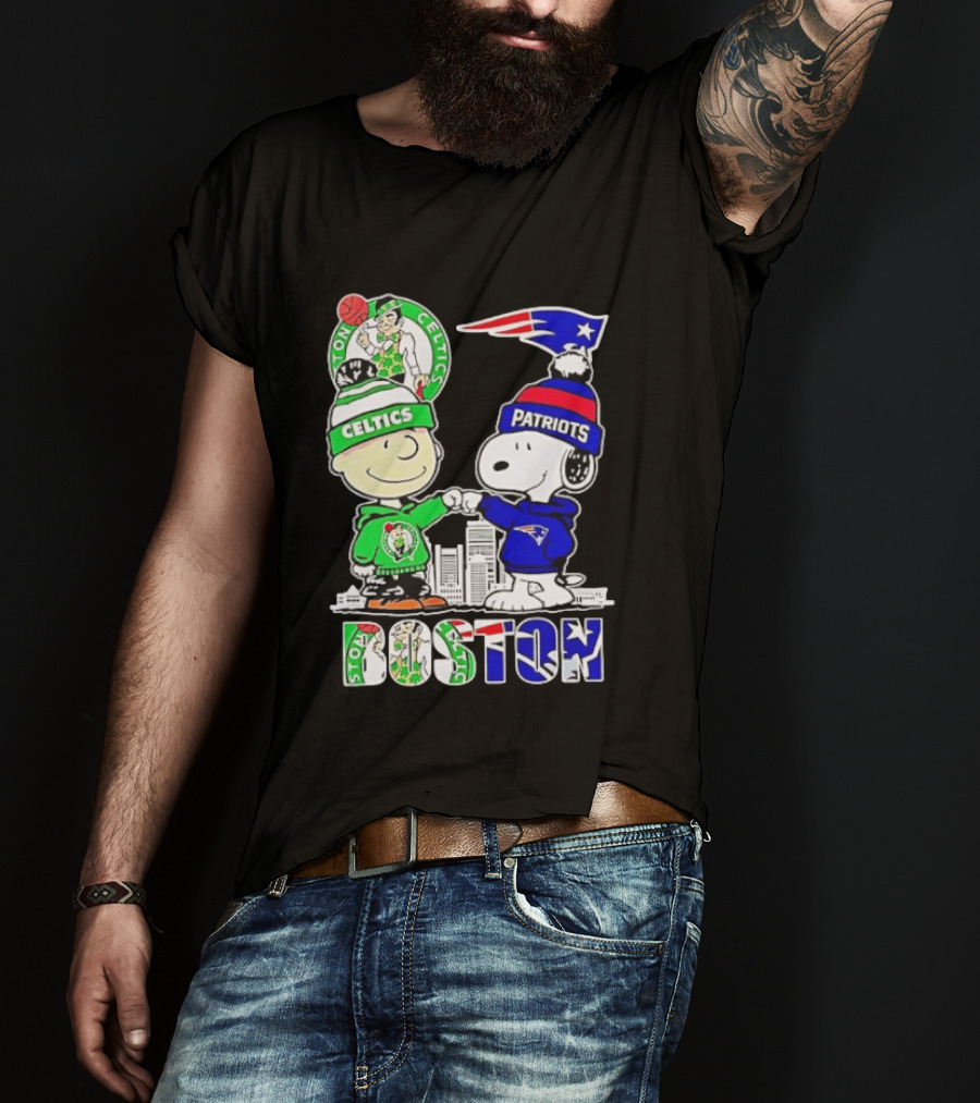 Charlie Brown Snoopy Celtics Patriots Boston Fist Bump T-Shirt