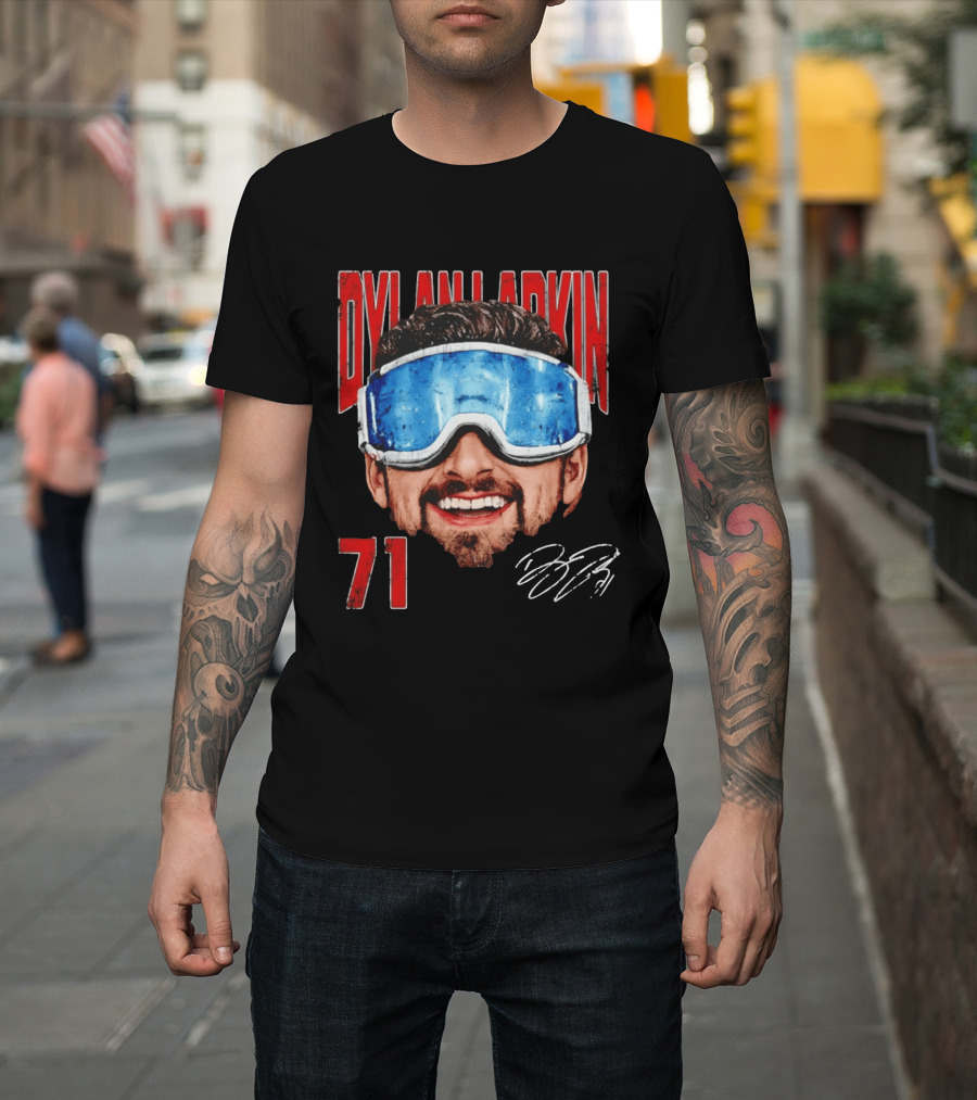 Dylan Larkin 71 Detroit Red Wings Goggles Big Head T-Shirt