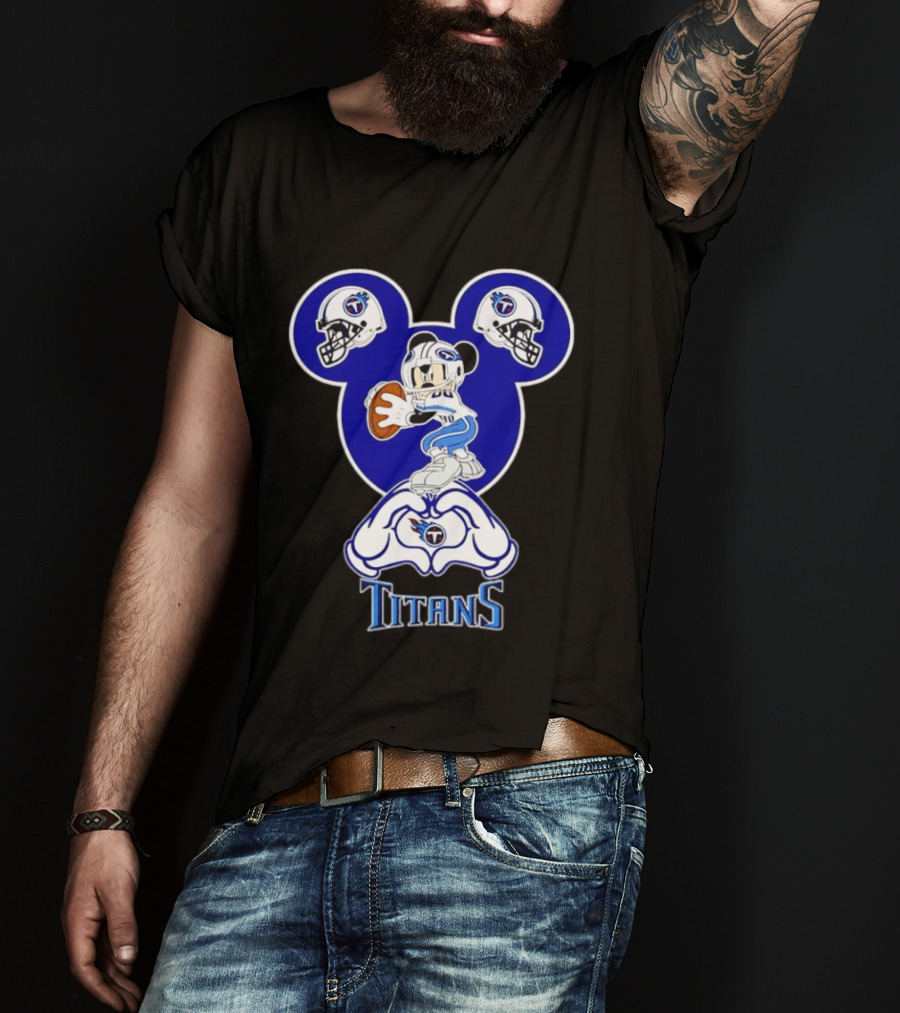 Tennessee Titans Mickey Mouse Football Heart Hands T-Shirt