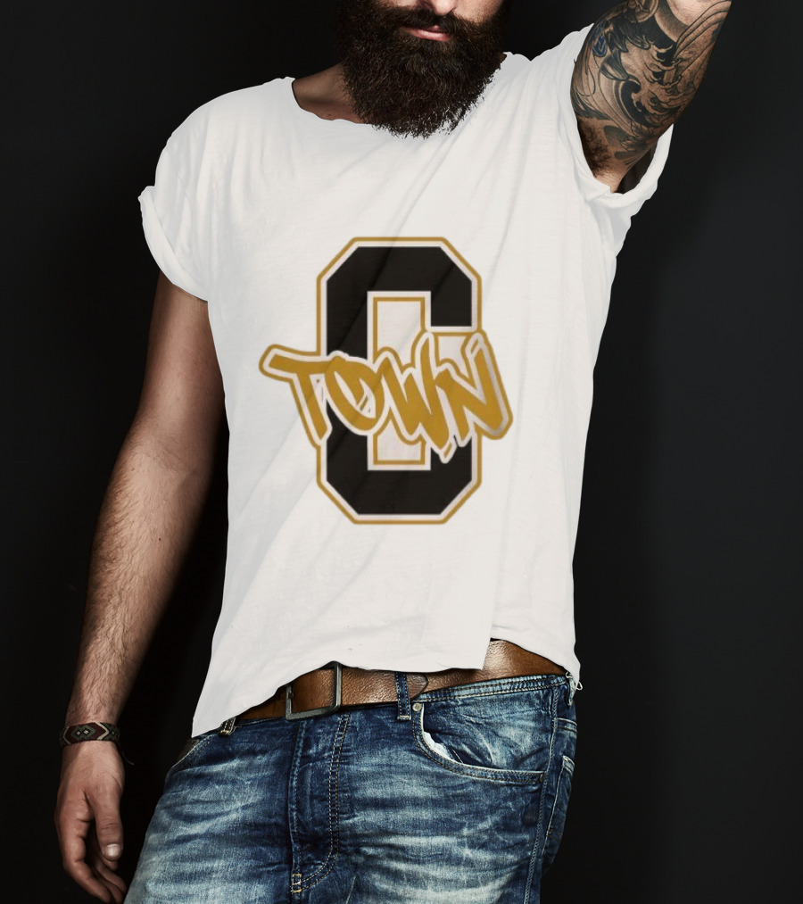 O Town Vintage Varsity Style בצ פjfgh T-Shirt