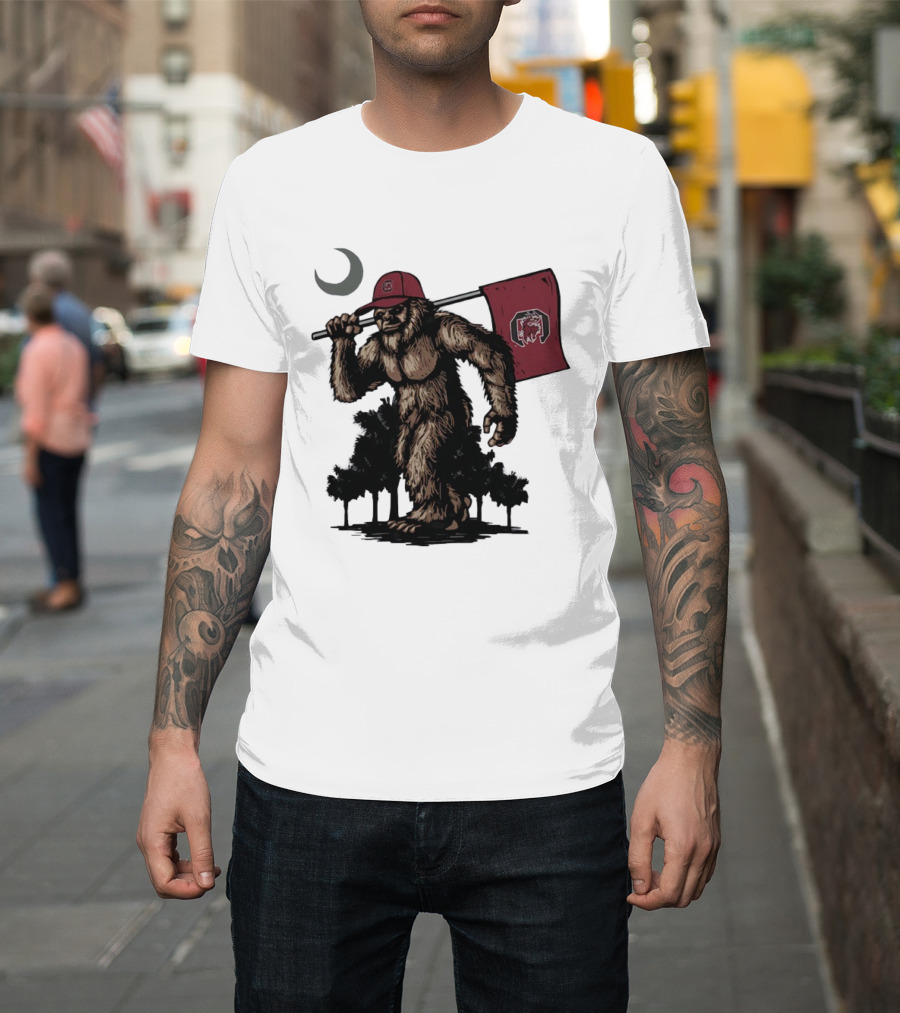 Bigfoot Carrying South Carolina Gamecocks Flag Under Moonlight T-Shirt