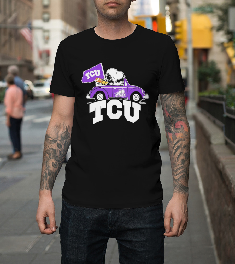 Snoopy Woodstock Driving Purple Car TCU Horned Frogs Flag T-Shirt
