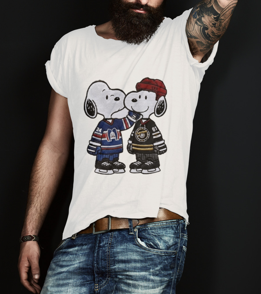 Snoopy Shane Hollander Kissing Ilya Rozanov Hockey LGBT Peanuts Charlie Brown Ice Hockey Romance Cartoon T-Shirt