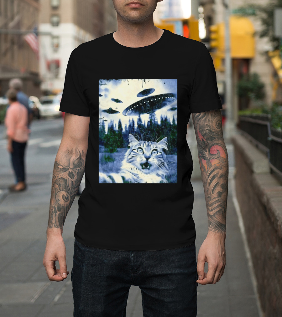 UFO Cat Extraterrestrial Surprise Scene T-Shirt