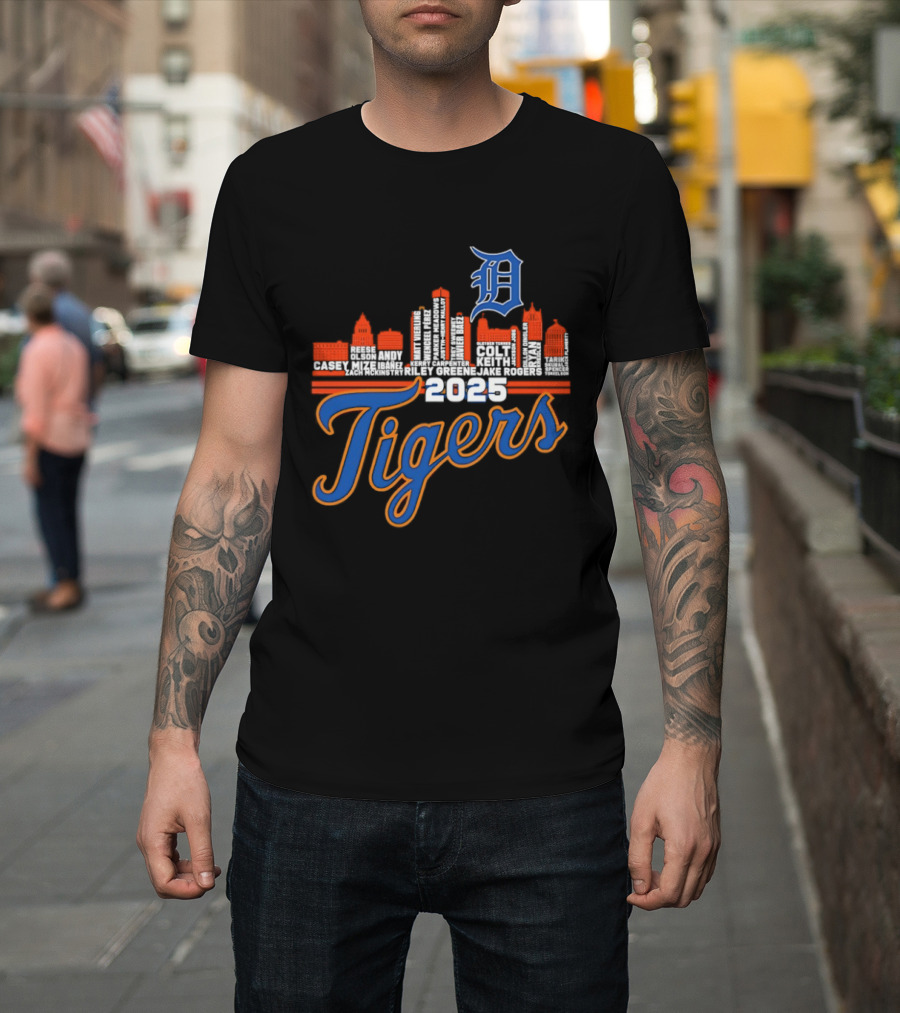 Detroit Tigers 2025 City Skyline Baseball Players T-Shirt