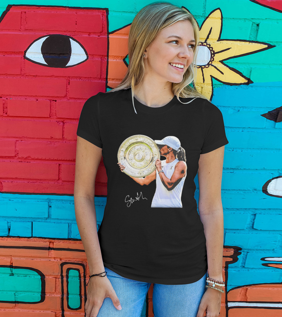 Iga Swiatek Wimbledon Champion Trophy Celebration T-Shirt
