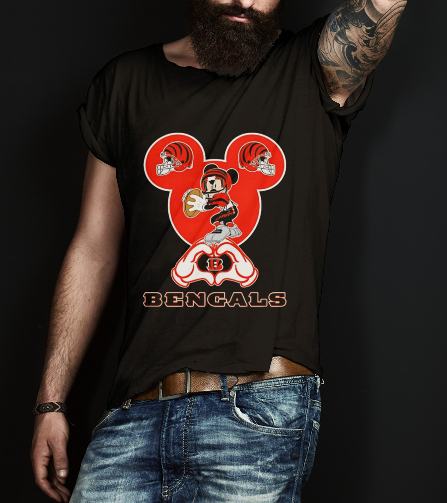Cincinnati Bengals Mickey Mouse Football Heart Hands T-Shirt
