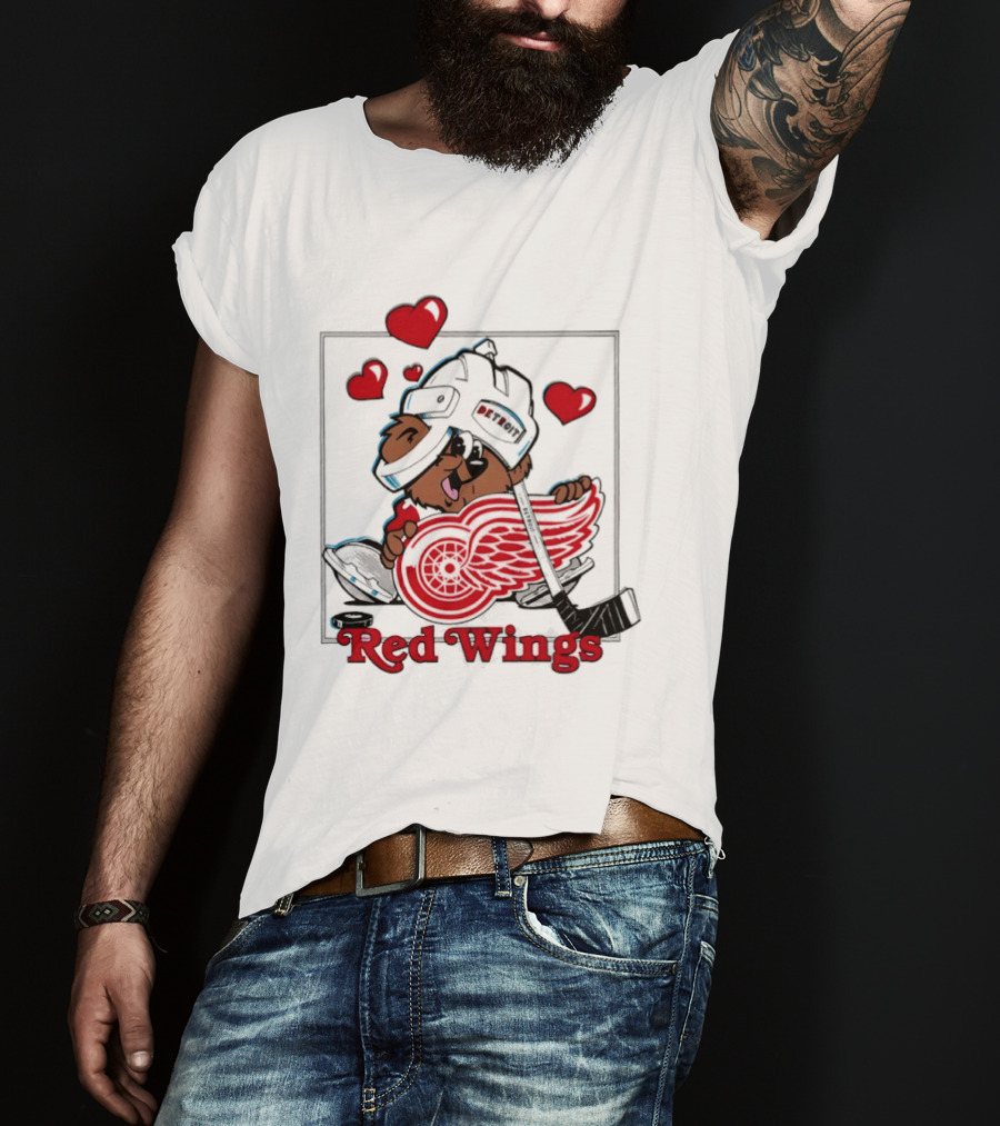 Detroit Red Wings Bear Hugging Hockey Heart With Hearts T-Shirt