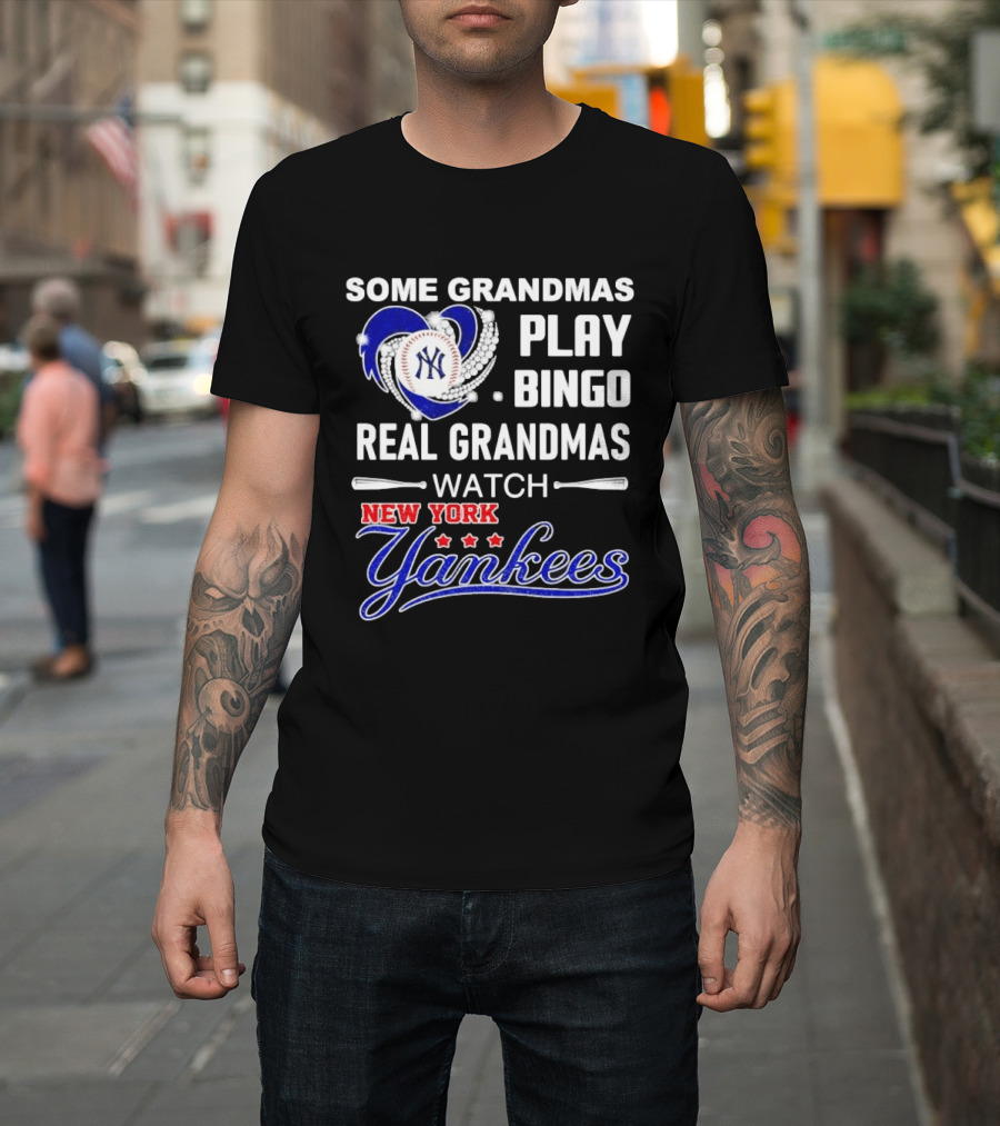 Some Grandmas Play Bingo Real Grandmas New York Yankees Diamond Heart Baseball Lover T-Shirt