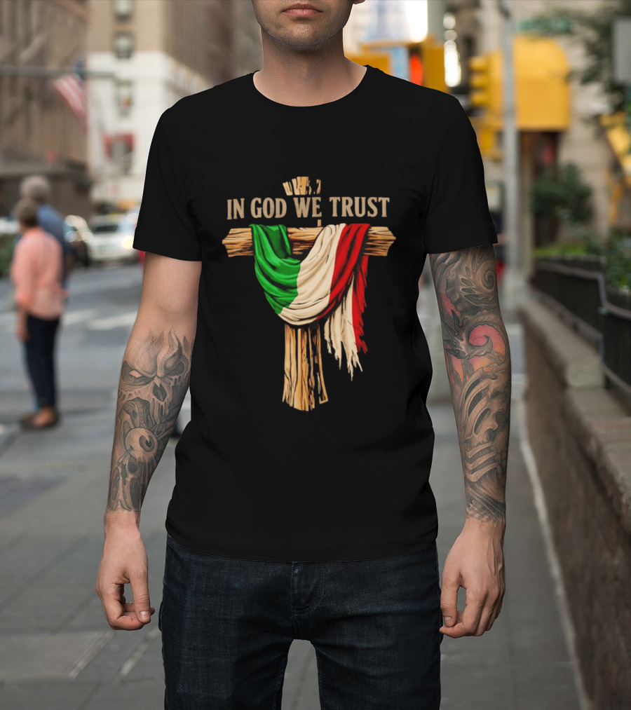 In God We Trust Italian Flag On Cross Jesus Reto T-Shirt